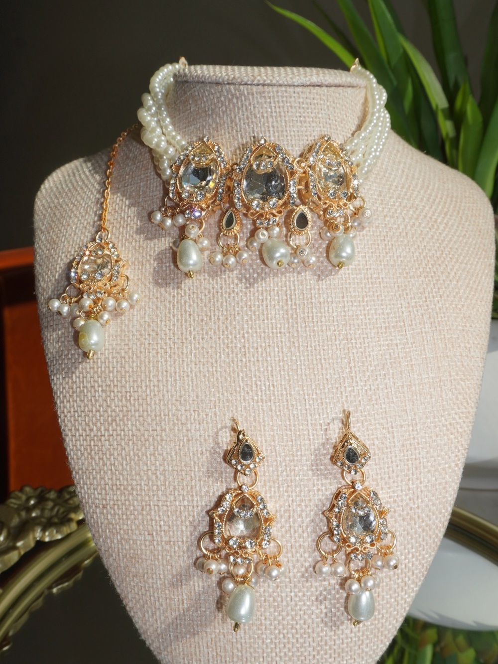 Pearl and Gold Choker Set
